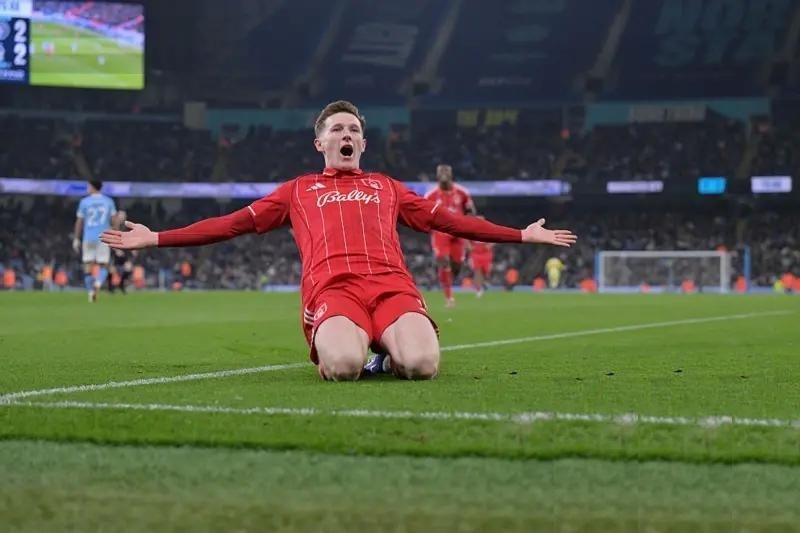 云游戏-看人真准！曼城主场痛失好局仍有收获 心仪悍腰完美通过“面试”